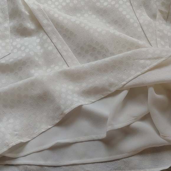 CLUB MONACO delicate blouse - Picture 4 of 4